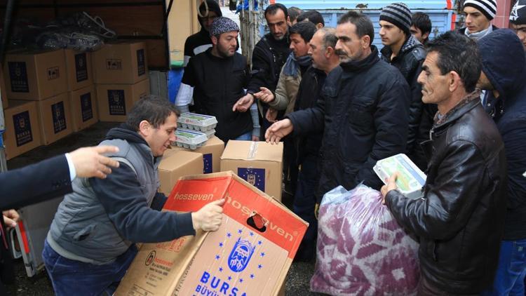 Büyükşehirden Türkmen sığınmacılara yardım