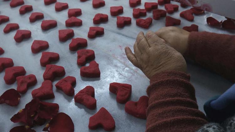 Evlilikte yarım asrı deviren çiftler, aşk hamuru yoğurdu