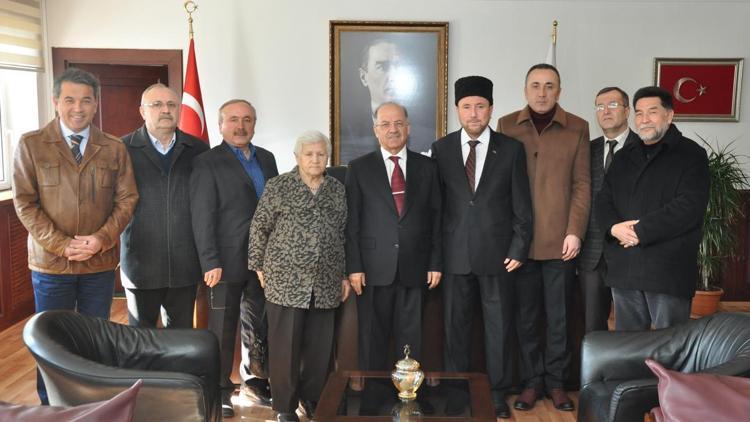 Kırım Türkleri Kültür ve Yardımlaşma Derneği üyelerinden Vali Kolat’a ziyaret