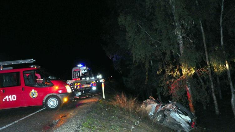 Osmaniyede otomobil şarampole devrildi: 1 ölü, 4 yaralı