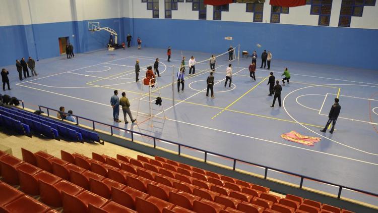 Divriğide yenilenen spor salonu hizmete açıldı