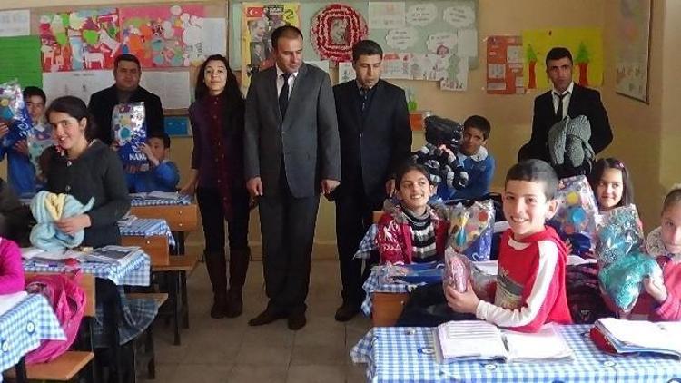 Sevgimizi Ellerimizle Örüyoruz Ekibinden Bulanık’a Yardım