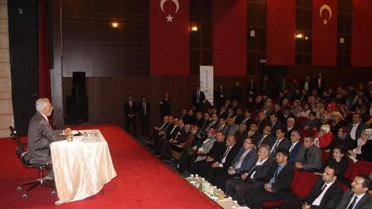 Mardin’de ’Yeni Türkiye’nin İnşasında Ömer İbn Abdülaziz Modeli’ Konferansı