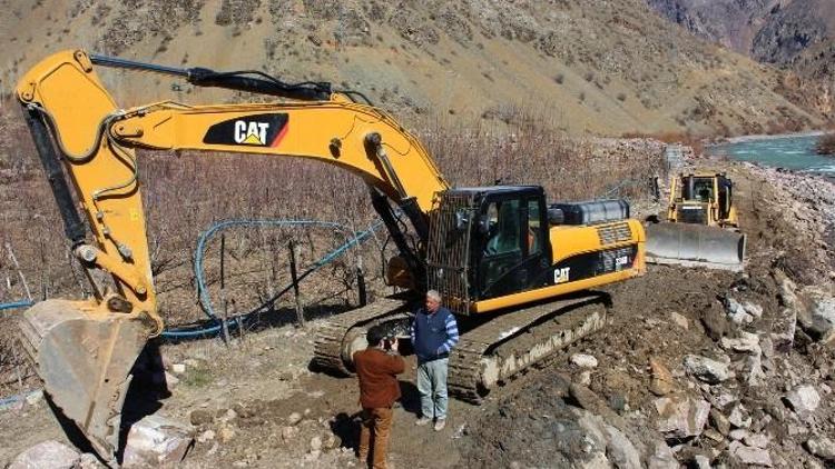 Hakkari’de Yol Yapım Çalışması