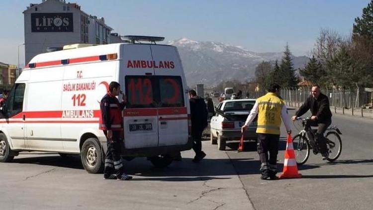 Hasta Taşıyan Ambulans Kazaya Karıştı, Hasta Başka Bir Ambulansla Hastaneye Kaldırıldı