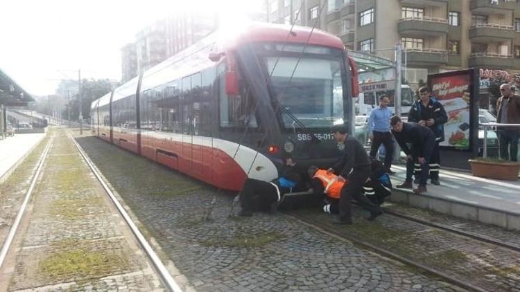 Raylı Sistem Treni Arıza Yapınca, Bakım Ekibi Zamanla Yarıştı