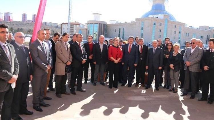 Nevşehir Hacı Bektaş Veli Üniversitesi Bilim Ve Teknoloji Uygulama Ve Araştırma Merkezi Açıldı