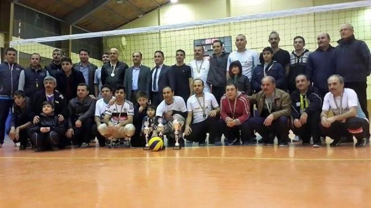 Beyşehir’de Öğretmenler Arası Voleybol Turnuvası Sona Erdi