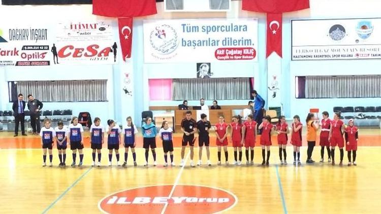 Küre Çpal  Futsal Okul Takımlarımız İlçemizi Başarıyla Temsil Etmiştir