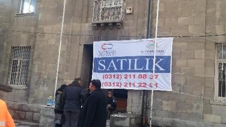 Tarihi Tekel Binası Satışa Çıkarıldı