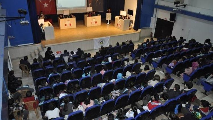 Düzce Belediyesi Okullar Arası Bilgi Yarışması Devam Ediyor