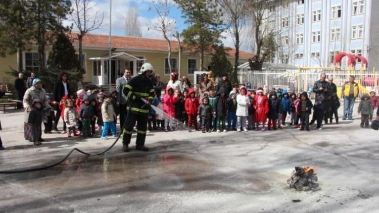 Anaokulunda Yangın Ve Deprem Tatbikatı