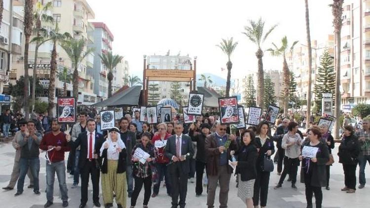 Kumluca’da Kadınlar Günü Yürüyüşü Düzenlendi