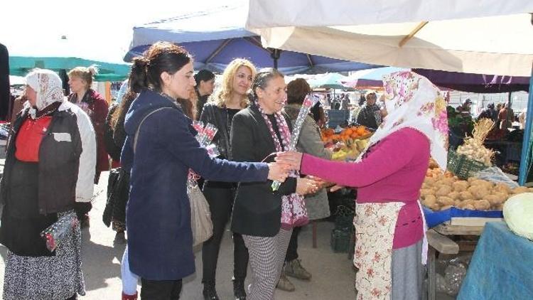 Bağlar Belediye Eşbaşkanı Akat Kadın Jiyan Semt Pazarı’nı Ziyaret Etti