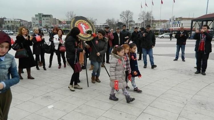 TKB Sakarya Şubesi Atatürk Anıtına Çelenk Bıraktı