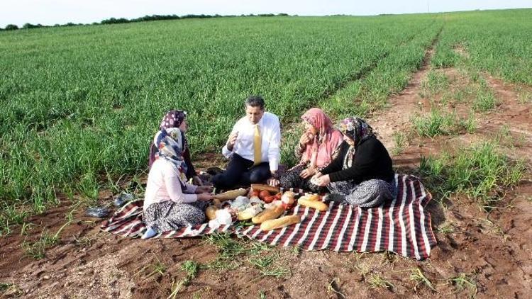 Bayrak: Kadınlarımız En Büyük Saygıyı Hak Ediyor