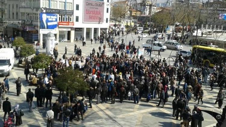 Sokak Tiyatrosuyla Kadına Şiddet Anlatıldı