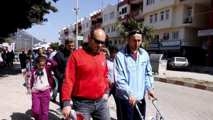 Bozyazı’da Kadına Şiddete Karşı Yürüyüş Yapıldı