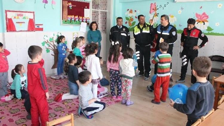 Kumluca Polisi Anaokulu Öğrencilerini Ziyaret Etti