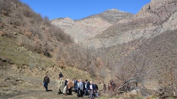 Vali Öztürk Tatvan’da Temaslarda Bulundu