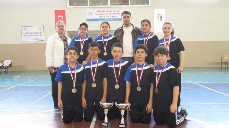 Şehit Soner Özübek Ortaokulu Takımı Masa Tenisinde Şampiyon Oldu