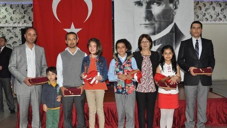 Öğrenciler, İstiklal Marşı’nı En Güzel Okumak İçin Yarıştı