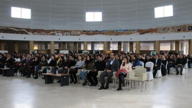 Üniversitede ‘İstiklal İçin Çarpan Yürekler’ Konulu Etkinlik Düzenlendi