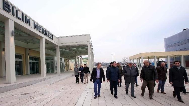 Başkan Karaosmanoğlu, Kocaeli Bilim Merkezini İnceledi