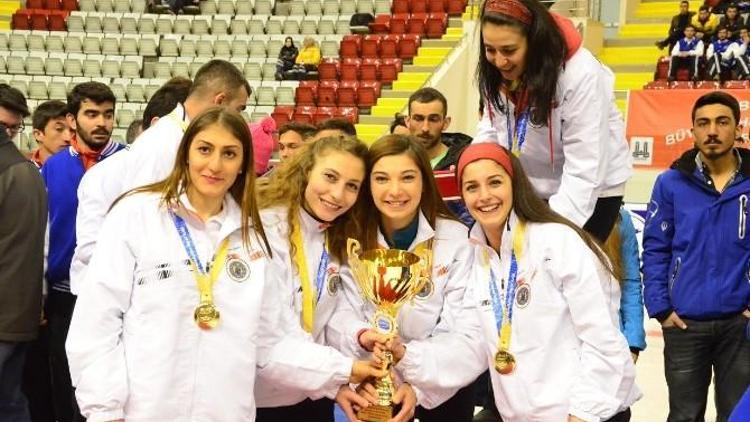 Üniversitelilerin Spor Şöleni Kupa Töreni İle Sona Erdi