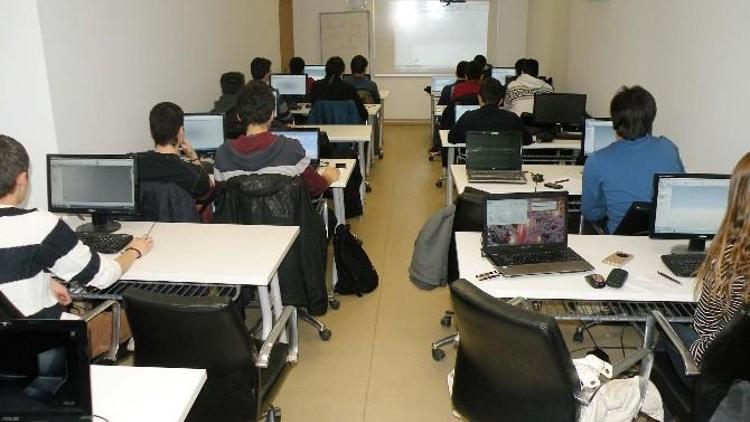 Mmo’dan Öğrenci Üyelerine Cad/cam Eğitimi