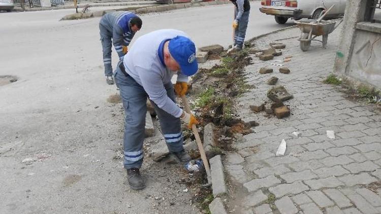 Eskişehir’de Kaldırım Onarım Çalışması