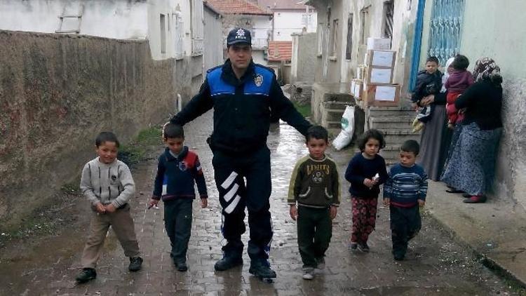 Yunak’ta İhtiyaç Sahiplerine Yardımlar Sürüyor