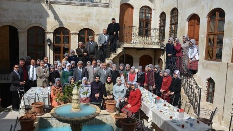 Başkan Kara, Anadolu İmam Hatip Lisesi Öğrencileri İle Bir Araya Geldi