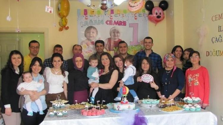 Öğretmen Eşler Çanakkale Zaferi Ve Şehitleri Anma Gününde İkiz Çocuklarının Doğum Gününü Kutladılar