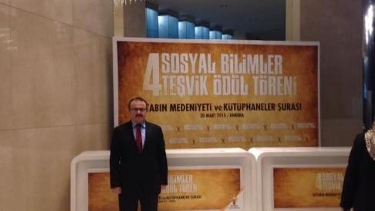 Dr. İsmail Gündoğdu, AK Parti’nin Ödül Töreni’ne Katıldı