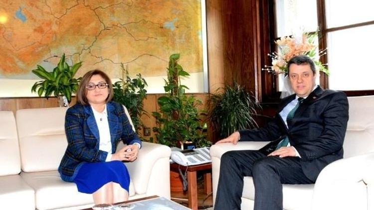 Fatma Şahin Ankara’da TCDD, DHMİ Ve İki Büyükelçiyi Ziyaret Etti