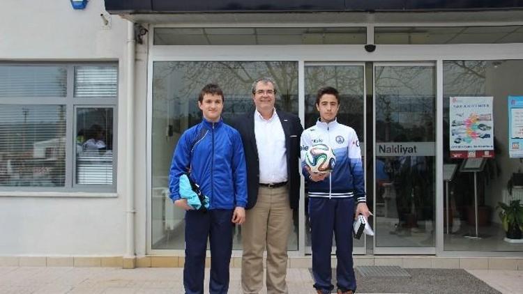 Futsal Takımından Destekçilerine Ziyaret