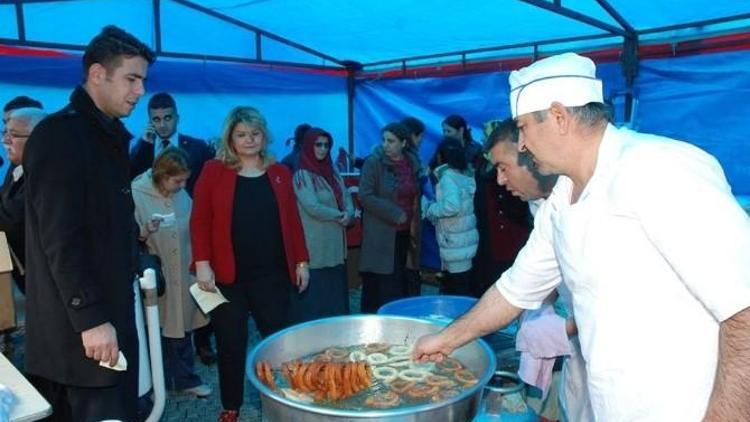 Kurultaya Adana’dan Halka Tatlı Ve Şalgam