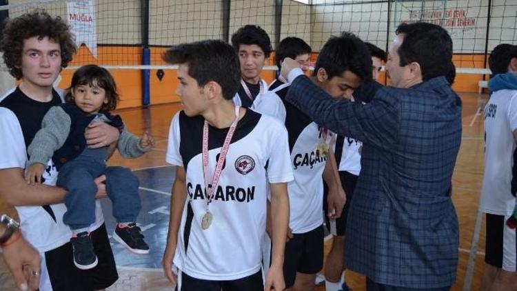 Doğansporlu Voleybolcular Şampiyonluğa Doymuyor