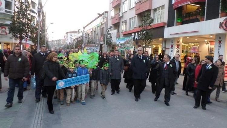 Vatandaşlara Ücretsiz 5 Bin Adet Fidan Dağıtıldı