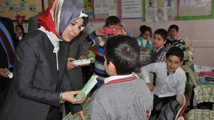 Şırnak’ta Öğrencilere Diş Fırçası Ve Macunu Dağıtıldı