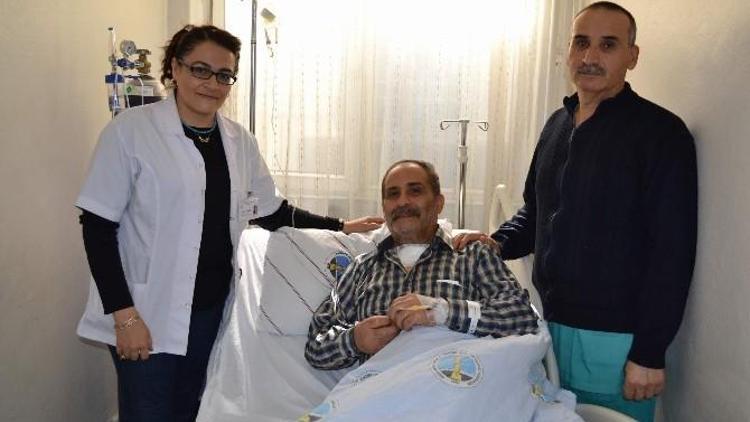 Nefes Almakta Zorlanan Hasta Ameliyat Edildi