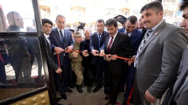 Sarıkamış’ta Muhtarlar Derneği Hizmete Açıldı