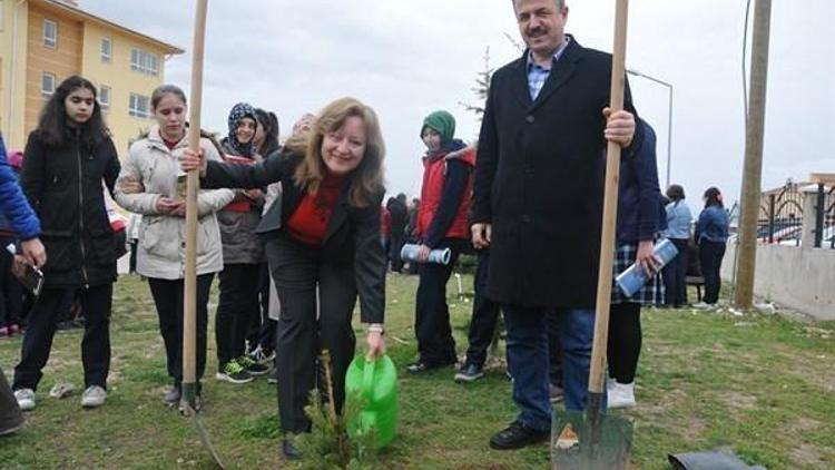 Kütahya’da 500 Lise Öğrencisi İçin 500 Fidan