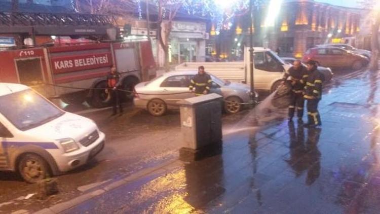 Belediye Kars’ta Cadde Ve Kaldırımlar Yıkıyor