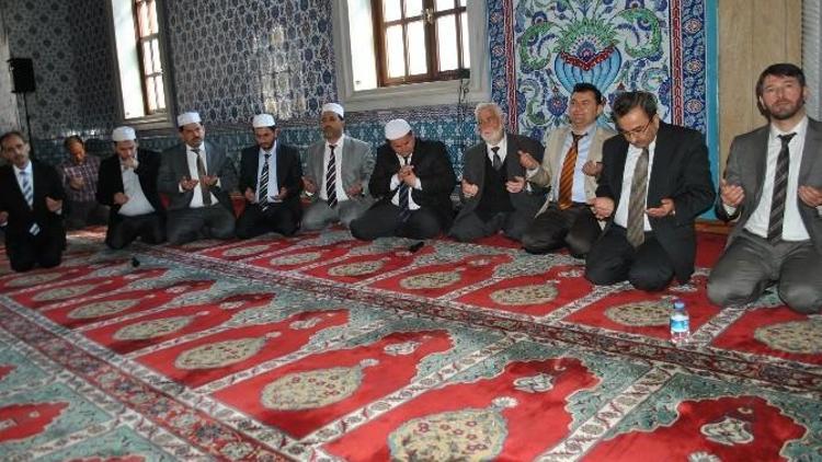 Külliye Cami’nde Çanakkale’de Bin Şehit Bin Hatim Duası Ve Kur’an Ziyafeti