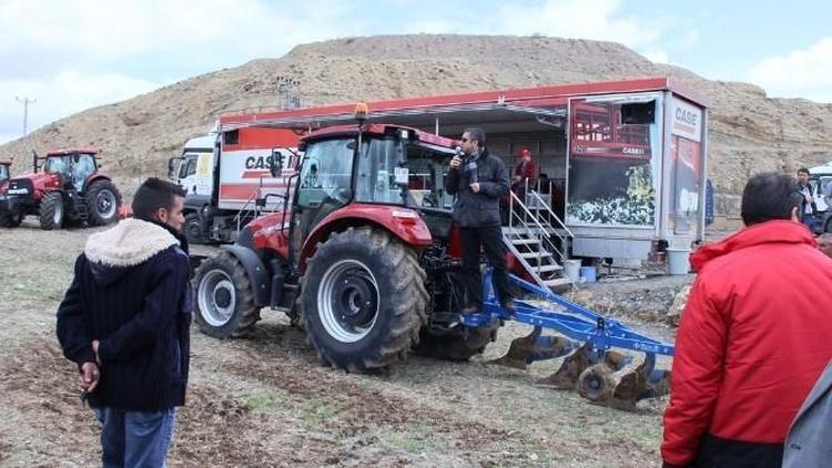 Narman’da Türk Traktörleri Tarla Tatbikatı Düzenlendi