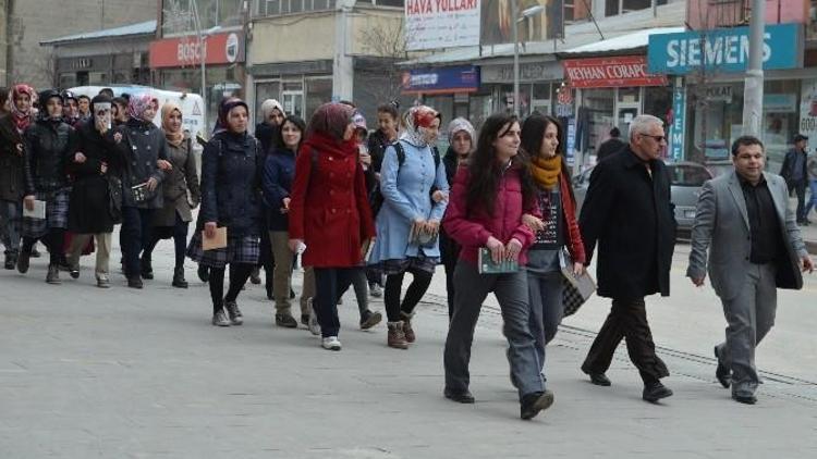 Erzurum Kütüphane Haftasını Okuyarak Kutladı