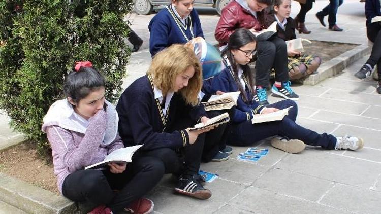 Ordu’da Sokakta Kitap Okudular