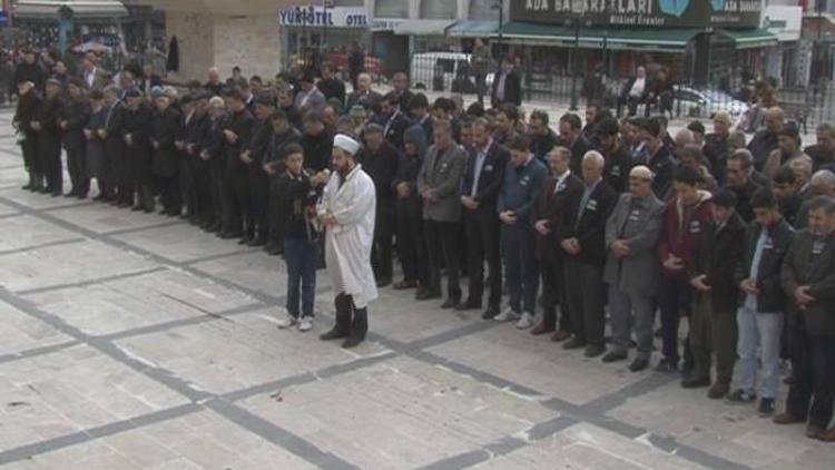 Şehit Savcı İçin Gıyabi Cenaze Namazı Kılındı